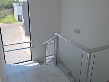 ESTRENA CASA EN EL 