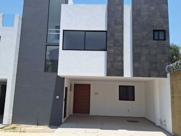ESTRENA CASA EN EL 