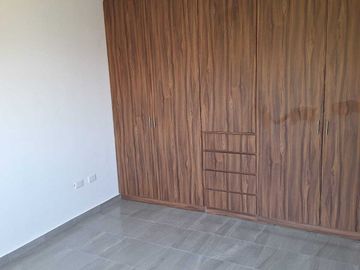 ESTRENA CASA EN EL 