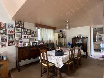 CASA EN VENTA, PARA ACTUALIZAR, EN LAS ARBOLEDAS, VIGILANCIA, JARDIN.