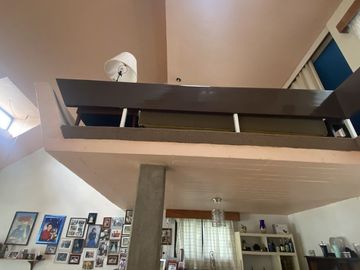 CASA EN VENTA, PARA ACTUALIZAR, EN LAS ARBOLEDAS, VIGILANCIA, JARDIN.