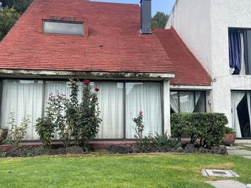 CASA EN VENTA, PARA ACTUALIZAR, EN LAS ARBOLEDAS, VIGILANCIA, JARDIN.