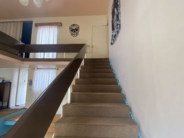 CASA EN VENTA, PARA ACTUALIZAR, EN LAS ARBOLEDAS, VIGILANCIA, JARDIN.