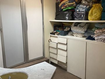 CASA EN VENTA, PARA ACTUALIZAR, EN LAS ARBOLEDAS, VIGILANCIA, JARDIN.