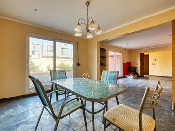 ¡Excelente ubicación! Casa en Las Condes , con buen terreno, Cercano metro Manquehue. Gerónimo  de Alderete