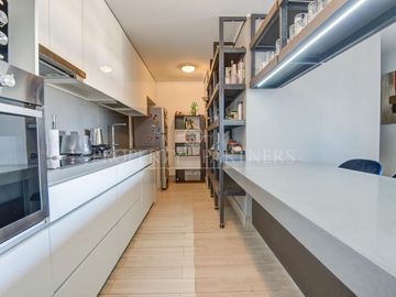 Departamento en venta amoblado, tranquila calle cerca de Escuela de Carabineros.