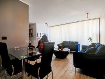 Departamento en venta amoblado, tranquila calle cerca de Escuela de Carabineros.