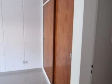 Casa en venta - 4 Dormitorios 4 Baños - 531,50mts2 - Merlo