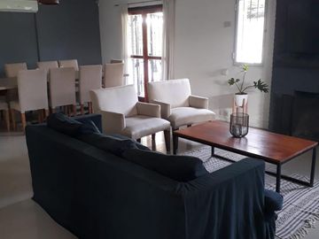 Muy linda casa 5 ambientes. Excelente ubicación