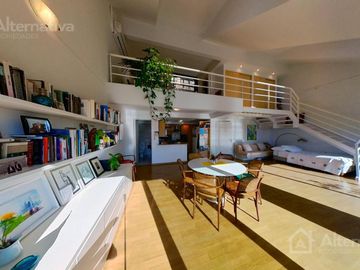Venta de Departamento Duplex en Recoleta de 2 ambientes con cochera