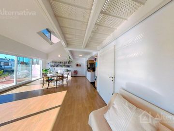 Venta de Departamento Duplex en Recoleta de 2 ambientes con cochera