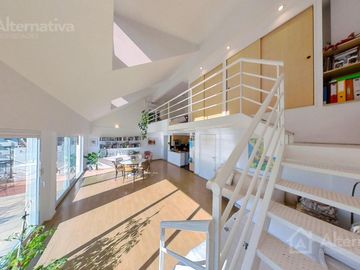 Venta de Departamento Duplex en Recoleta de 2 ambientes con cochera