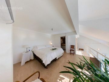 Venta de Departamento Duplex en Recoleta de 2 ambientes con cochera