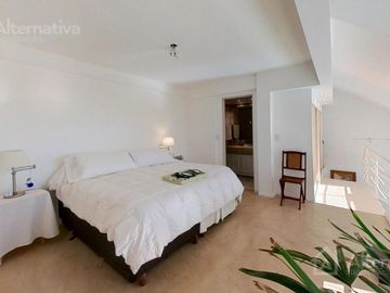 Venta de Departamento Duplex en Recoleta de 2 ambientes con cochera
