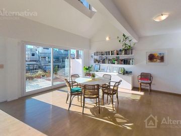 Venta de Departamento Duplex en Recoleta de 2 ambientes con cochera