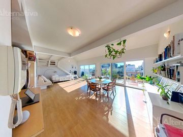 Venta de Departamento Duplex en Recoleta de 2 ambientes con cochera