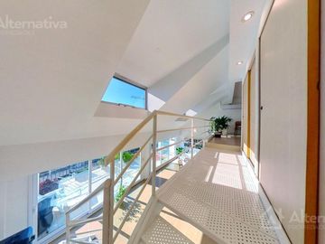 Venta de Departamento Duplex en Recoleta de 2 ambientes con cochera