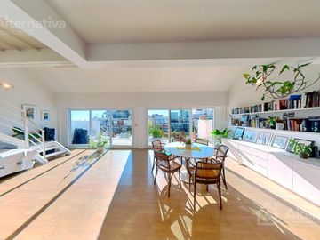 Venta de Departamento Duplex en Recoleta de 2 ambientes con cochera