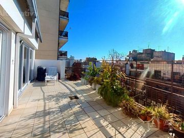 Venta de Departamento Duplex en Recoleta de 2 ambientes con cochera