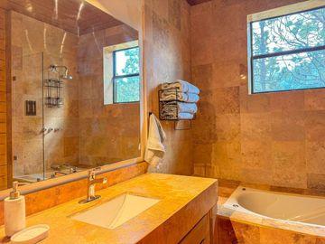 CABAÑA AMUEBLADA EN VENTA EN MONTERREAL