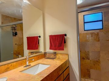 CABAÑA AMUEBLADA EN VENTA EN MONTERREAL
