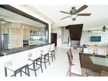 VENTA DE APARTAMENTO PENTHOUSE AMOBLADO PUNTA PACIFICA