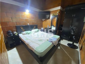 CASA EN VENTA EN CARTAGO URBANIZACION MONTE ESMERALDA
