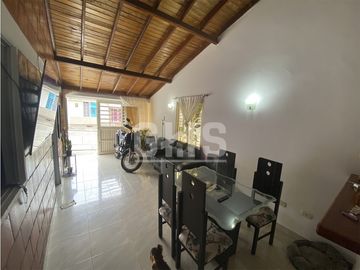 CASA EN VENTA EN CARTAGO URBANIZACION MONTE ESMERALDA