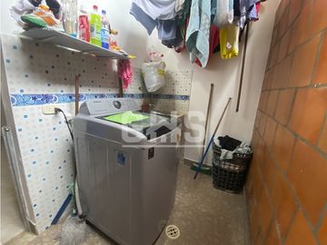 CASA EN VENTA EN CARTAGO URBANIZACION MONTE ESMERALDA
