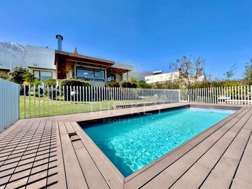 Casa en Venta en Las Cortezas, Arboretum - Club de Campo