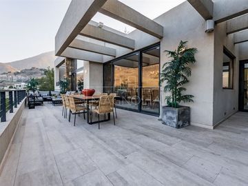 Casa en Venta en Avenida el Golf Manquehue