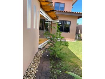 VENDO ESPECTACULAR CASA EN COSTA SUR AMOBLADA Y REMODELADA $349.000!!!