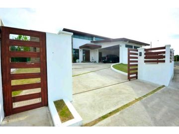 VENTA DE CASA EN CAÑAVERAL DE PENONOMÉ MODERNA Y HERMOSA