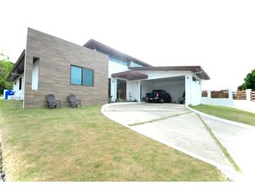 VENTA DE CASA EN CAÑAVERAL DE PENONOMÉ MODERNA Y HERMOSA