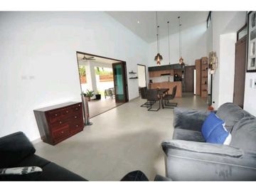 VENTA DE CASA EN CAÑAVERAL DE PENONOMÉ MODERNA Y HERMOSA