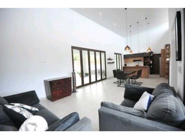 VENTA DE CASA EN CAÑAVERAL DE PENONOMÉ MODERNA Y HERMOSA