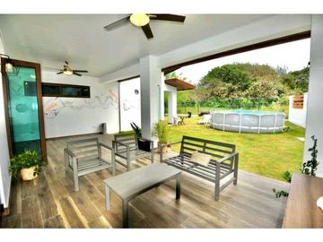 VENTA DE CASA EN CAÑAVERAL DE PENONOMÉ MODERNA Y HERMOSA