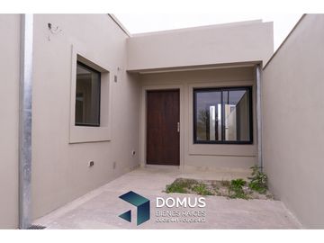VENTA CASA VIA AURELIA ZONA SUR A ESTRENAR