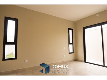 VENTA CASA VIA AURELIA ZONA SUR A ESTRENAR