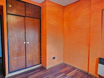 Venta PH en Flores - 5 amb. con patio y parrilla.