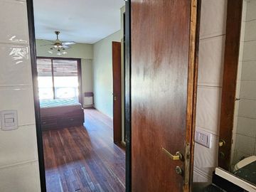 Venta PH en Flores - 5 amb. con patio y parrilla.