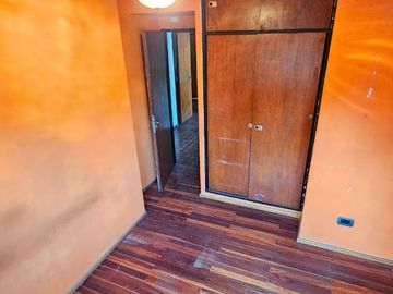 Venta PH en Flores - 5 amb. con patio y parrilla.