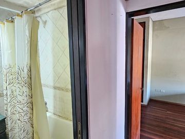 Venta PH en Flores - 5 amb. con patio y parrilla.