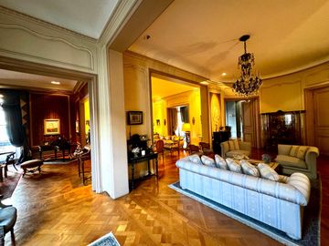 Venta Departamento de categoría en Juncal al 900, Retiro