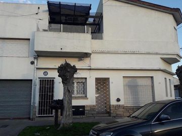 PH 3 amb. Planta alta. Terraza. Reciclado. Mariano Acosta y  Belgrano