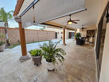 RESIDENCIA EN VENTA HACIENDA DEL ROSARIO