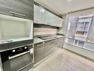 VENDO DEPARTAMENTO 3 DORMITORIOS PISO ALTO SECTOR BELLAVISTA