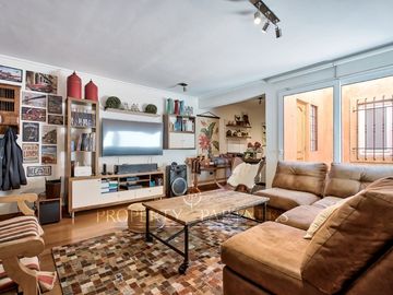 Preciosa casa estilo provenzal a pasos del Colegio Everest
