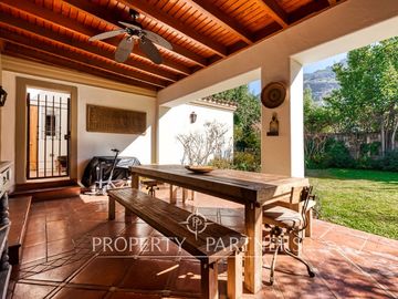 Preciosa casa estilo provenzal a pasos del Colegio Everest