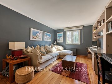Preciosa casa estilo provenzal a pasos del Colegio Everest